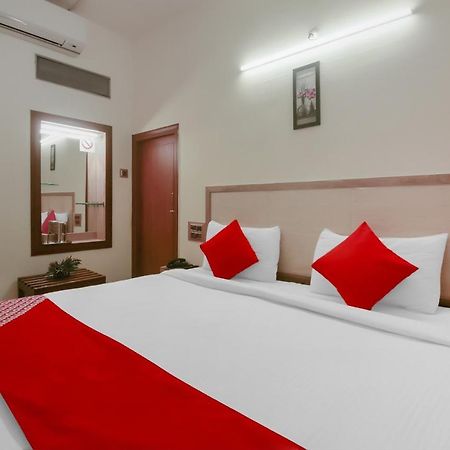 Kaveri Hotel Bed & Breakfast Mysore Exterior photo