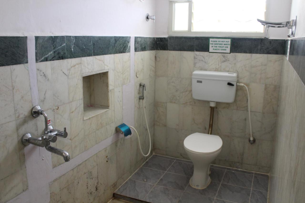 Kaveri Hotel Bed & Breakfast Mysore Exterior photo